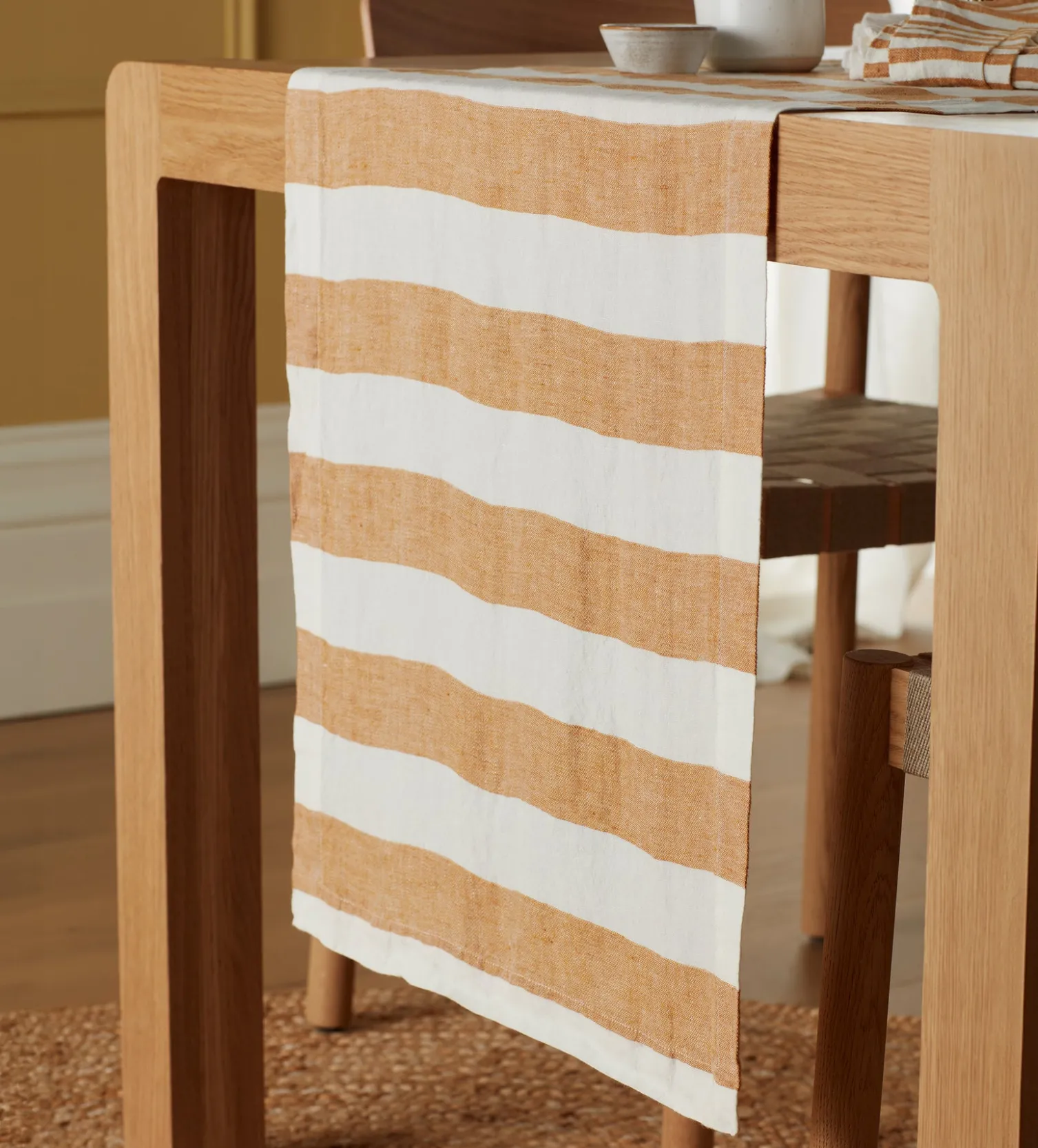 Secret Linen Store Amber Cora 100% Linen Table Runner