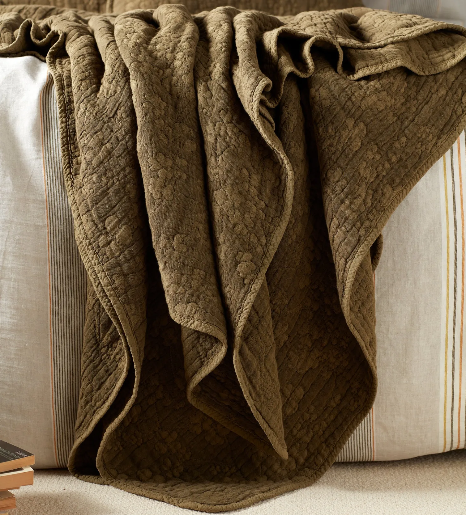 Secret Linen Store Dark Olive Clover 100% Cotton Quilted Throw