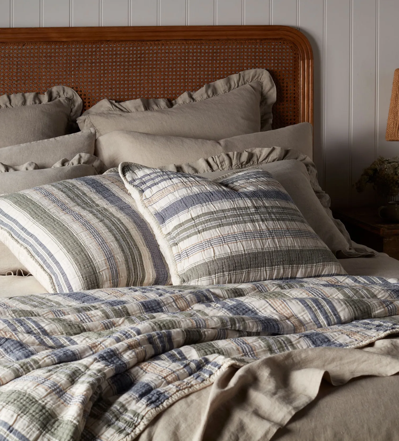 Secret Linen Store Magnus 100% Cotton Quilted Cushion Cover