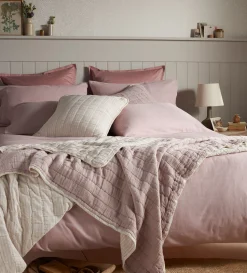 Secret Linen Store Rose Vivienne 100% Cotton Quilted Throw